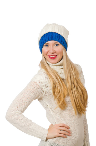 Frau trägt warme Kleidung auf weißem Grund - Foto, Bild