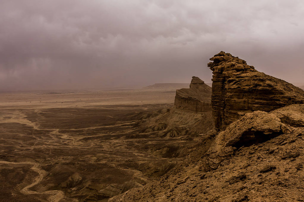 Sivatagi táj thunderclouds és homokvihar a Lower Najd, Szaúd-Arábia - Fotó, kép