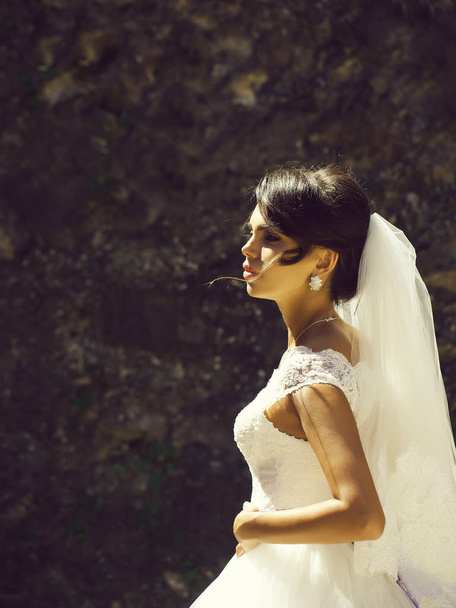 pretty bride in white dress - Фото, изображение