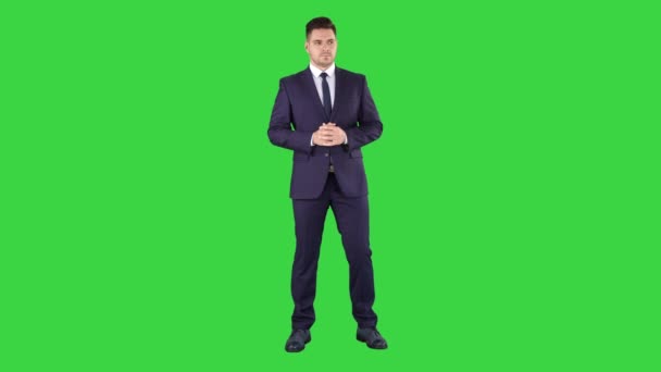 Empresário atencioso em uma tela verde, Chroma Key
. - Filmagem, Vídeo