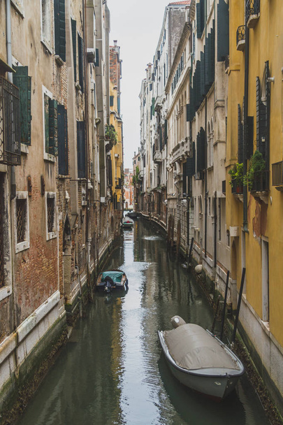 Canal and buildings in Venice - Zdjęcie, obraz