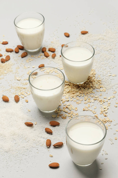 Bio-vegane Milch auf pflanzlicher Basis ohne Milchprodukte - Foto, Bild