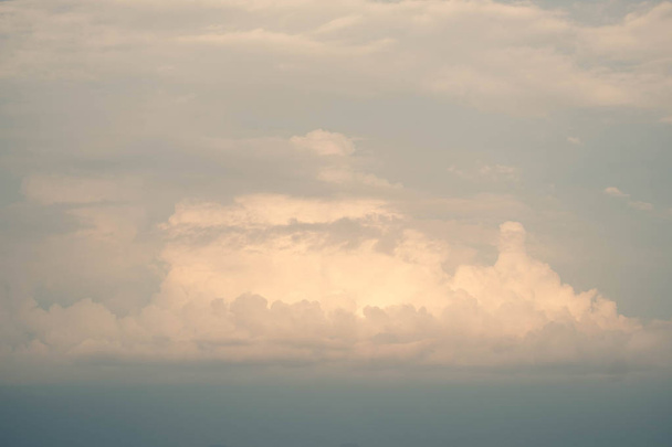 абстрактна хмара Кумула вдень для прогнозування та концепції метеорології
 - Фото, зображення