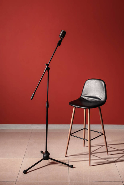 Microphone with chair in studio - Fotoğraf, Görsel