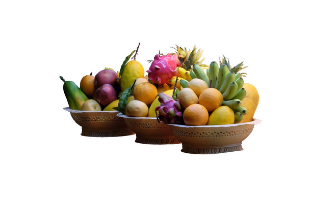 tre cestini pieni di frutta tropicale, isolato, sfondo bianco
 - Foto, immagini