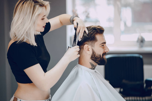 guy in the barbercos - Foto, imagen