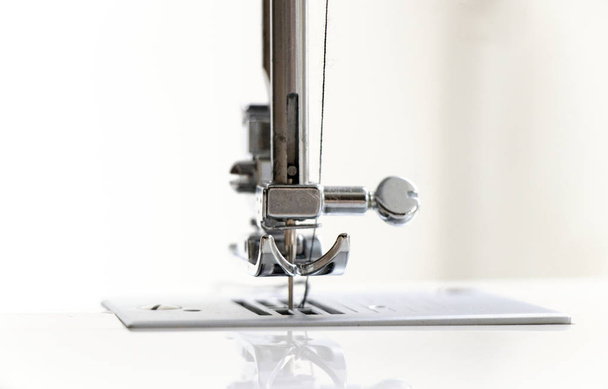 Швейная машина крупным планом - Фото, изображение