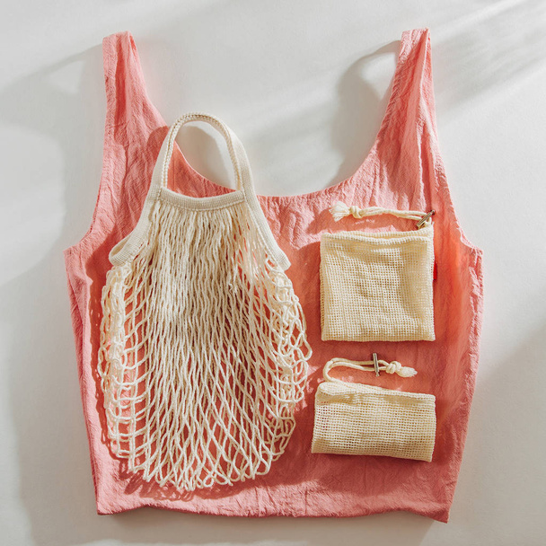 Reusable cloth shopping bags. Zero waste, plastic free concept. - 写真・画像