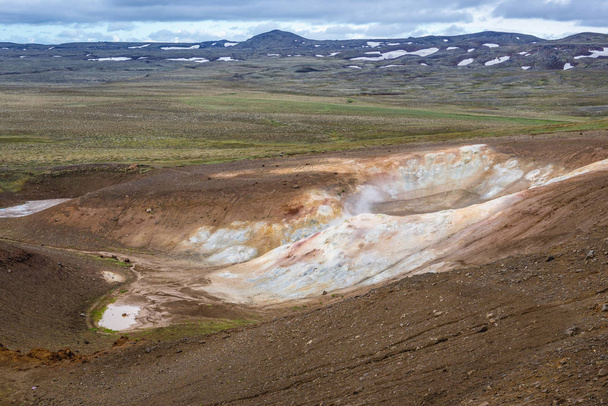 Cráter Viti en Islandia
 - Foto, Imagen