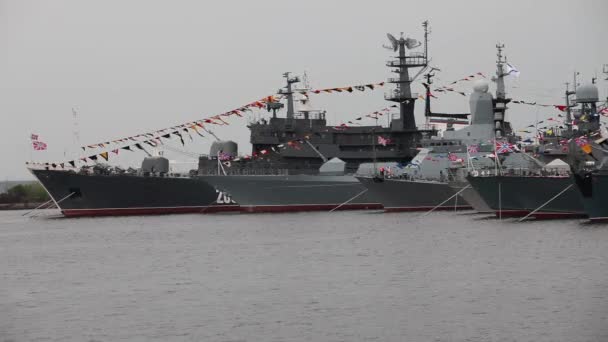 Desfile de buques de guerra
 - Metraje, vídeo