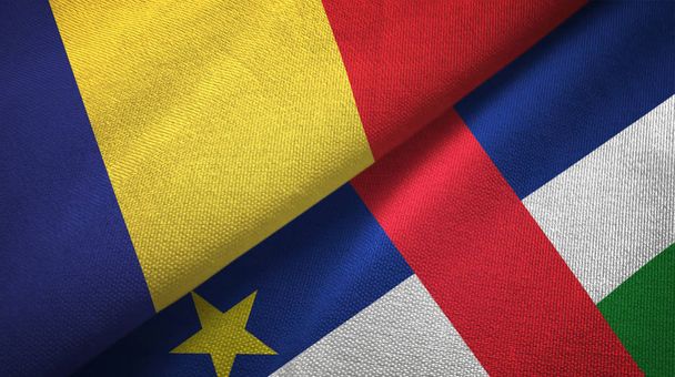 Rumania y República Centroafricana dos banderas textil textura
  - Foto, imagen