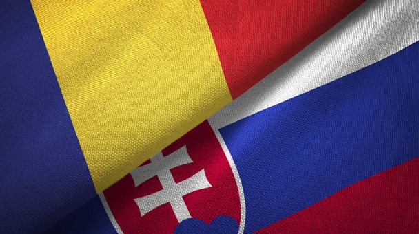Romanya ve Slovakya iki bayrak tekstil kumaş, kumaş doku - Fotoğraf, Görsel