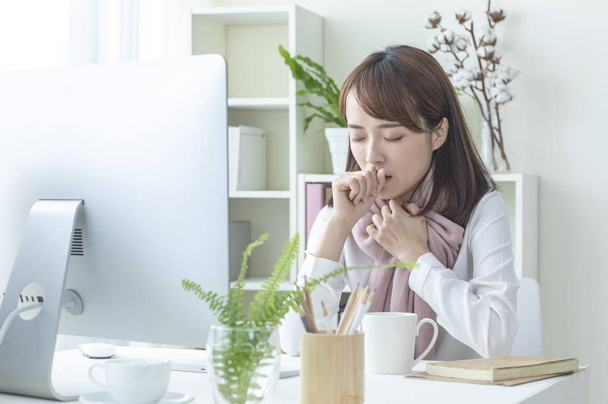 Asian business woman feeling sick  - Foto, Bild