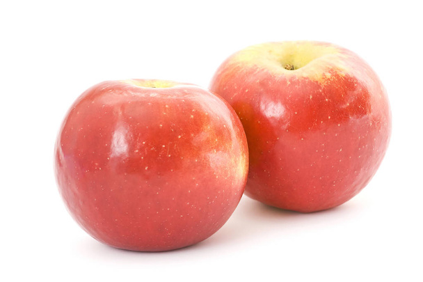κόκκινα μήλα σε λευκό - Φωτογραφία, εικόνα