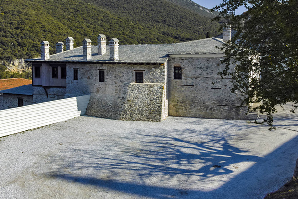 Monasterio medieval de Timiou Prodromou San Juan Bautista cerca de la ciudad de Serres, Macedonia Central, Grecia
 - Foto, Imagen