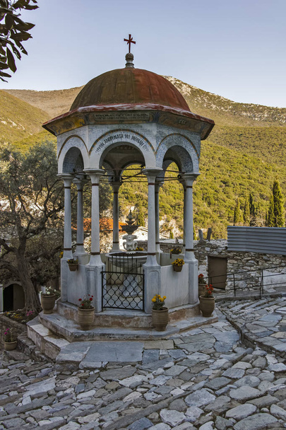 Middeleeuws klooster van Timiou Prodromou St. Johannes de Doper in de buurt van de stad Serres, Centraal-Macedonië, Griekenland - Foto, afbeelding