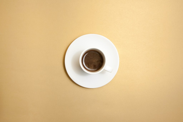 エスプレッソのコーヒーの白いカップのビューの一番上 - 写真・画像