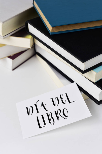 libro e testo giornata mondiale del libro in spagnolo
 - Foto, immagini