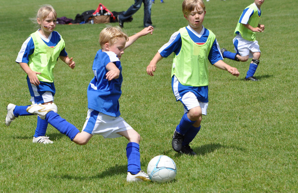 Children play soccer - Fotografie, Obrázek