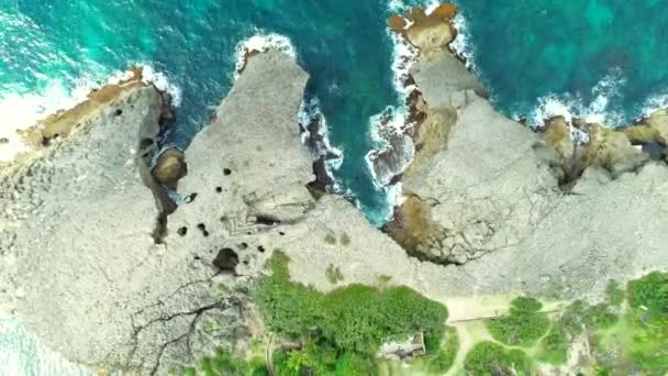 Vista aérea de la hermosa cueva del Indio, Hatillo, Puerto Rico
 - Imágenes, Vídeo