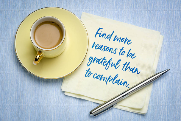 encontrar más razones para estar agradecido
 - Foto, imagen
