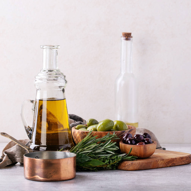 Extra virgin olive oil - Foto, immagini
