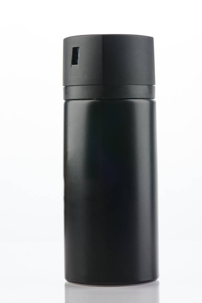 lata de spray negro
 - Foto, Imagen