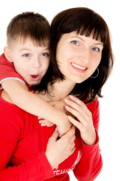 un piccolo bambino abbraccia la madre
 - Foto, immagini