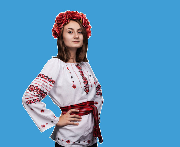 young girl in the Ukrainian national suit - Фото, зображення