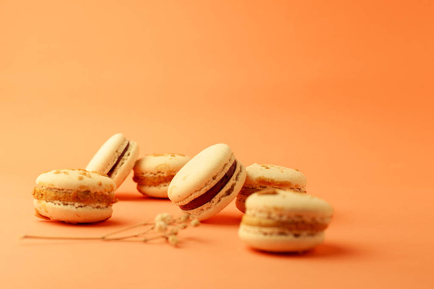 handgemaakte Macaron op mooie achtergrond - Foto, afbeelding