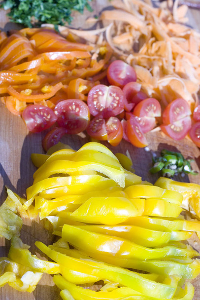Various vegetables on a cutting board - Foto, Imagem