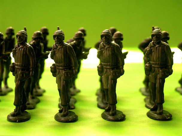 toy soldiers attack the enemy - Foto, immagini