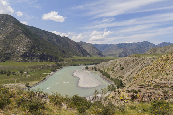 Altai mountains. Katun river. - Foto, afbeelding