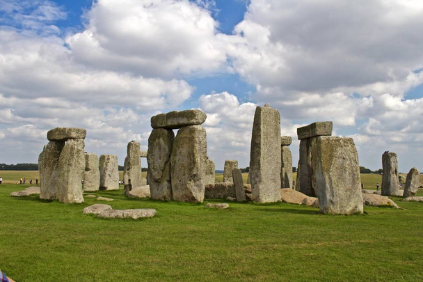 Skały Stonehenge w pochmurny letni dzień - Zdjęcie, obraz