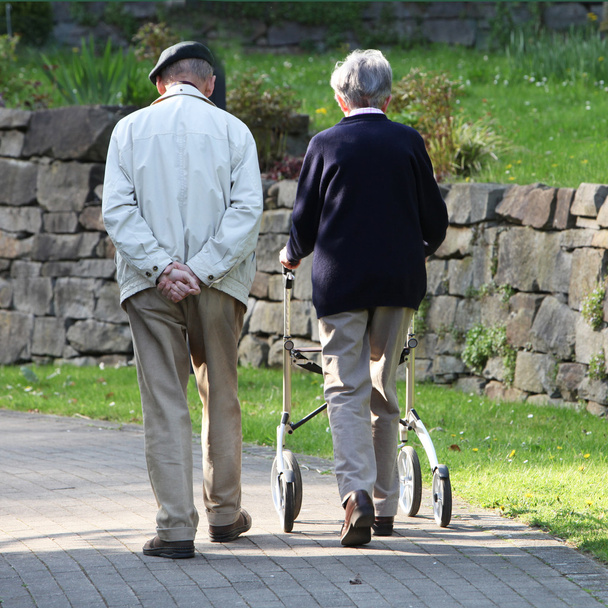 Couple walking - Foto, afbeelding