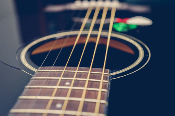 акустическая гитара
 - Фото, изображение