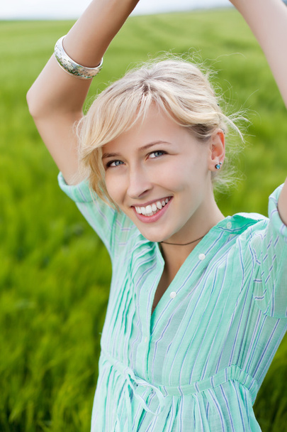 Portrait of happy young woman - Foto, imagen