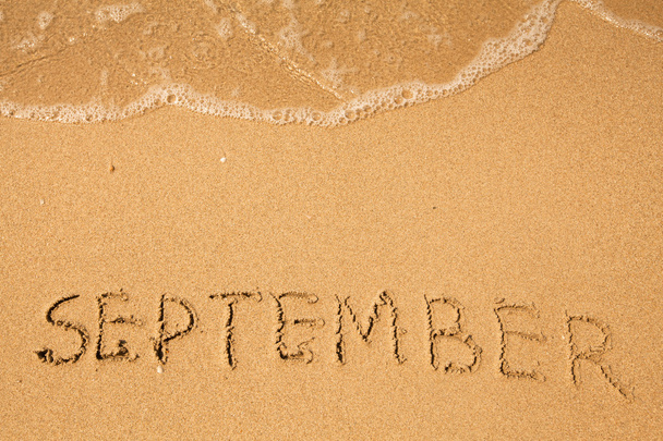 Σεπτεμβρίου - γραμμένο στην άμμο - Φωτογραφία, εικόνα
