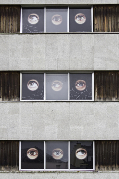 Здание с глазами
 - Фото, изображение