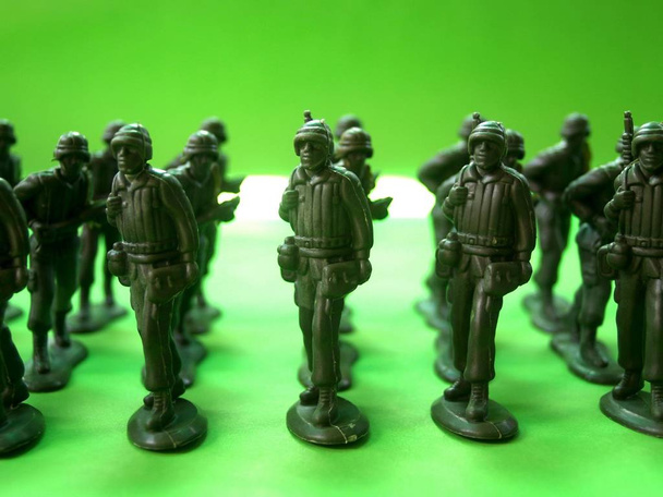 toy soldiers attack the enemy - Fotoğraf, Görsel