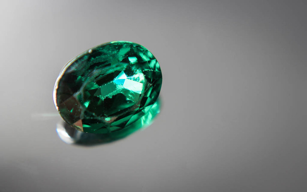 Natural Green Sapphire gemstone - Fotografie, Obrázek