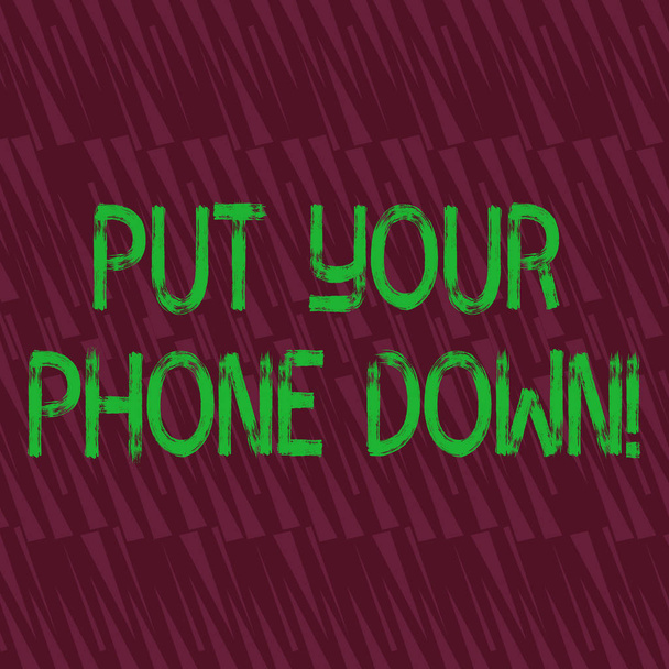 Εννοιολογική γραφή στο χέρι που δείχνει Κατέβασε το τηλέφωνό σου. Επαγγελματική φωτογραφία που προβάλλει την τελική τηλεφωνική σύνδεση που λέει αντίο χωρίς ραφές ισοσκελές τρίγωνο μαρνό τόνος σε αφηρημένο μοτίβο. - Φωτογραφία, εικόνα