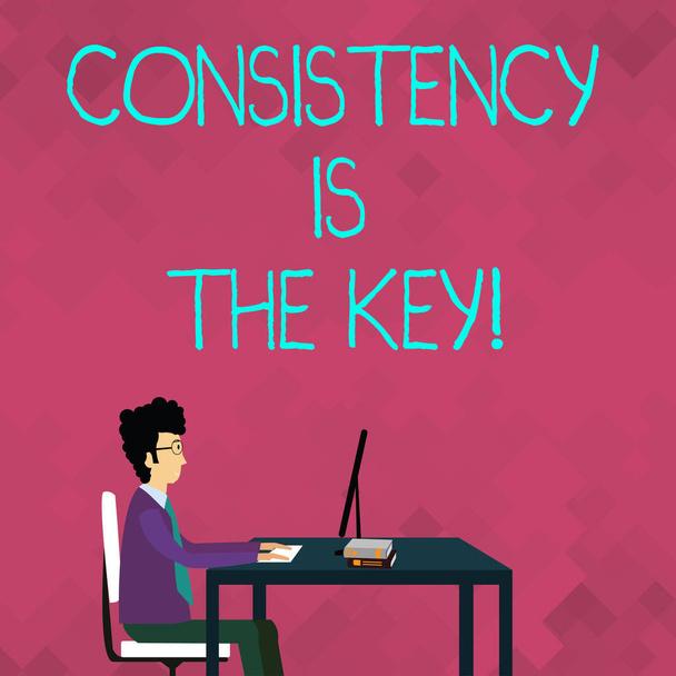 Textkonsistenz ist der Schlüssel. Geschäftskonzept für Geschäftsleute, die schlechte Gewohnheiten durchbrechen und gute Gewohnheiten bilden, die gerade auf einem Stuhl sitzen und am Computer und an Büchern auf dem Tisch arbeiten. - Foto, Bild