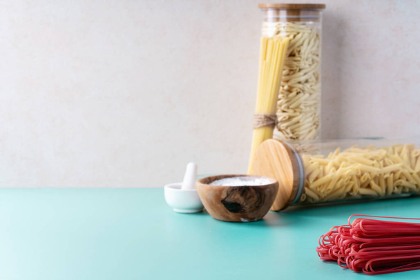 Raw ingredients for cooking pasta - Foto, imagen