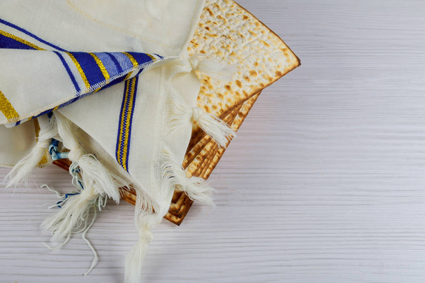 Juutalainen loma pääsiäinen matzot Seder pöydällä lähikuva
 - Valokuva, kuva