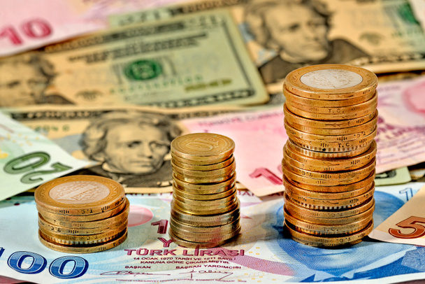 Dinero y monedas turcas
 - Foto, Imagen