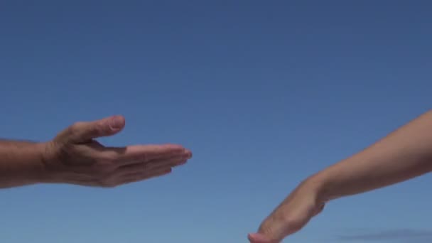 Pareja múltiples manos de saludo
 - Metraje, vídeo