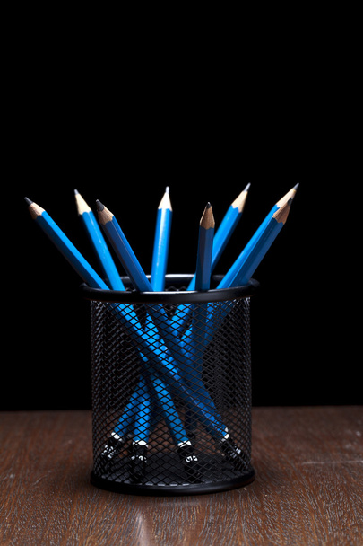 Blue pencils in a can - Foto, afbeelding