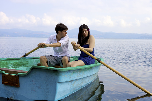 Beunruhigte Ehefrau kann Boot nicht verlassen - Foto, Bild