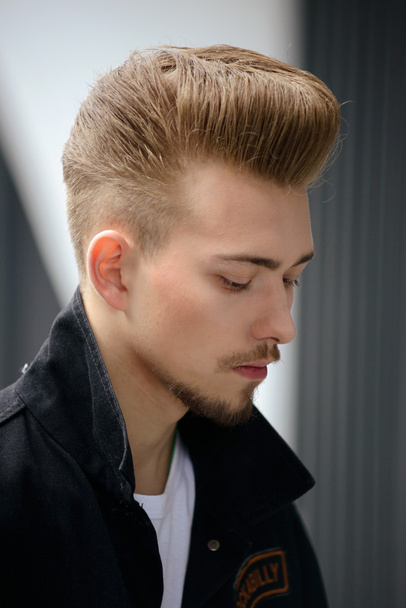 Coiffure homme
 - Photo, image